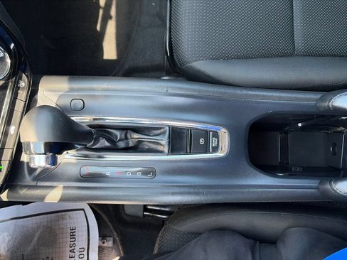 Used 2019 Honda HR-V LX image 21