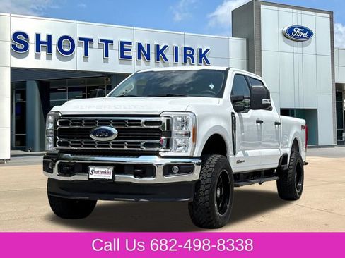 Used 2023 Ford F250 XLT w/ FX4 Off-Road Package AWD/4WD image 3