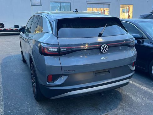 Used 2023 Volkswagen ID.4 Pro S Plus image 10