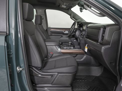 Used 2026 Chevrolet Silverado 1500 LT Trail Boss w/ Convenience Package II image 11