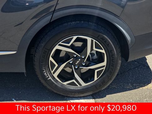 Used 2023 Kia Sportage LX FWD image 38