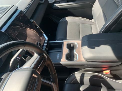 Used 2024 GMC Acadia Denali w/ Super Cruise Package FWD image 23