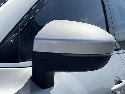 Used 2025 Nissan Pathfinder Platinum FWD image 47