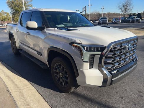Used 2024 Toyota Tundra Platinum image 4