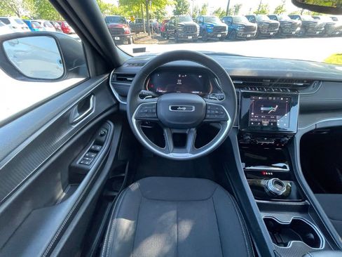 Certified 2024 Jeep Grand Cherokee Laredo X RWD image 18