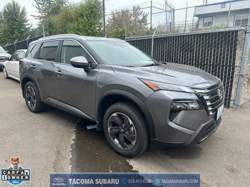 Used 2025 Nissan Rogue SV w/ SV Premium Package AWD/4WD image 2