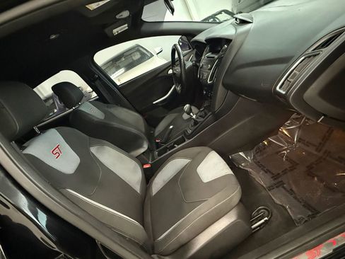 Used 2017 Ford Focus ST image 23