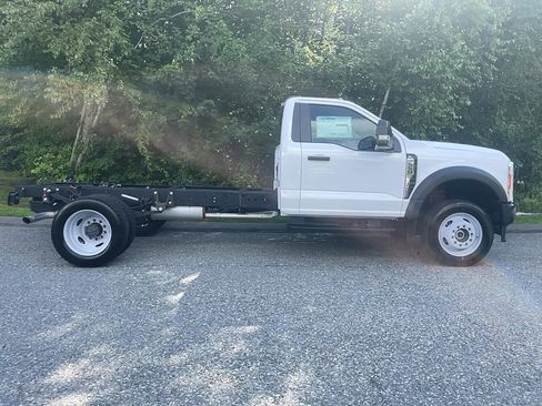 Used 2024 Ford F550 4x4 Regular Cab Super Duty image 4