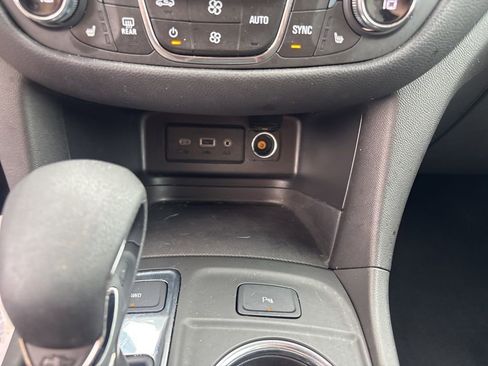 Used 2023 Chevrolet Equinox LT AWD/4WD image 37