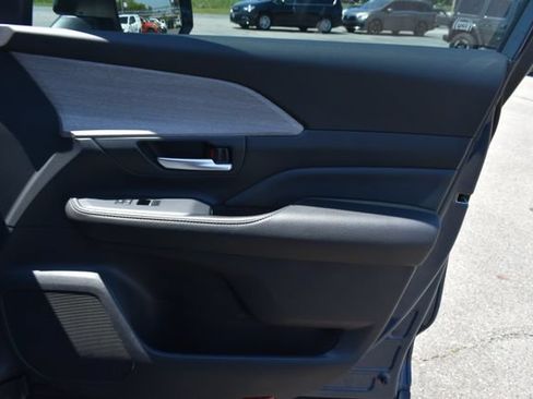 Used 2024 Toyota Grand Highlander AWD image 47