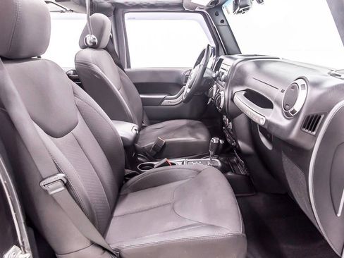 Used 2018 Jeep Wrangler Unlimited Sport S AWD/4WD image 29