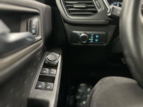 Used 2020 Ford Escape SE image 23