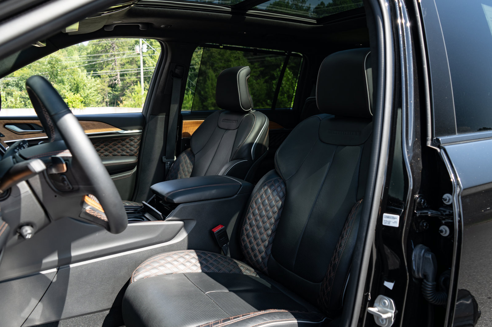 Used 2024 Jeep Grand Cherokee L Summit AWD/4WD image 15