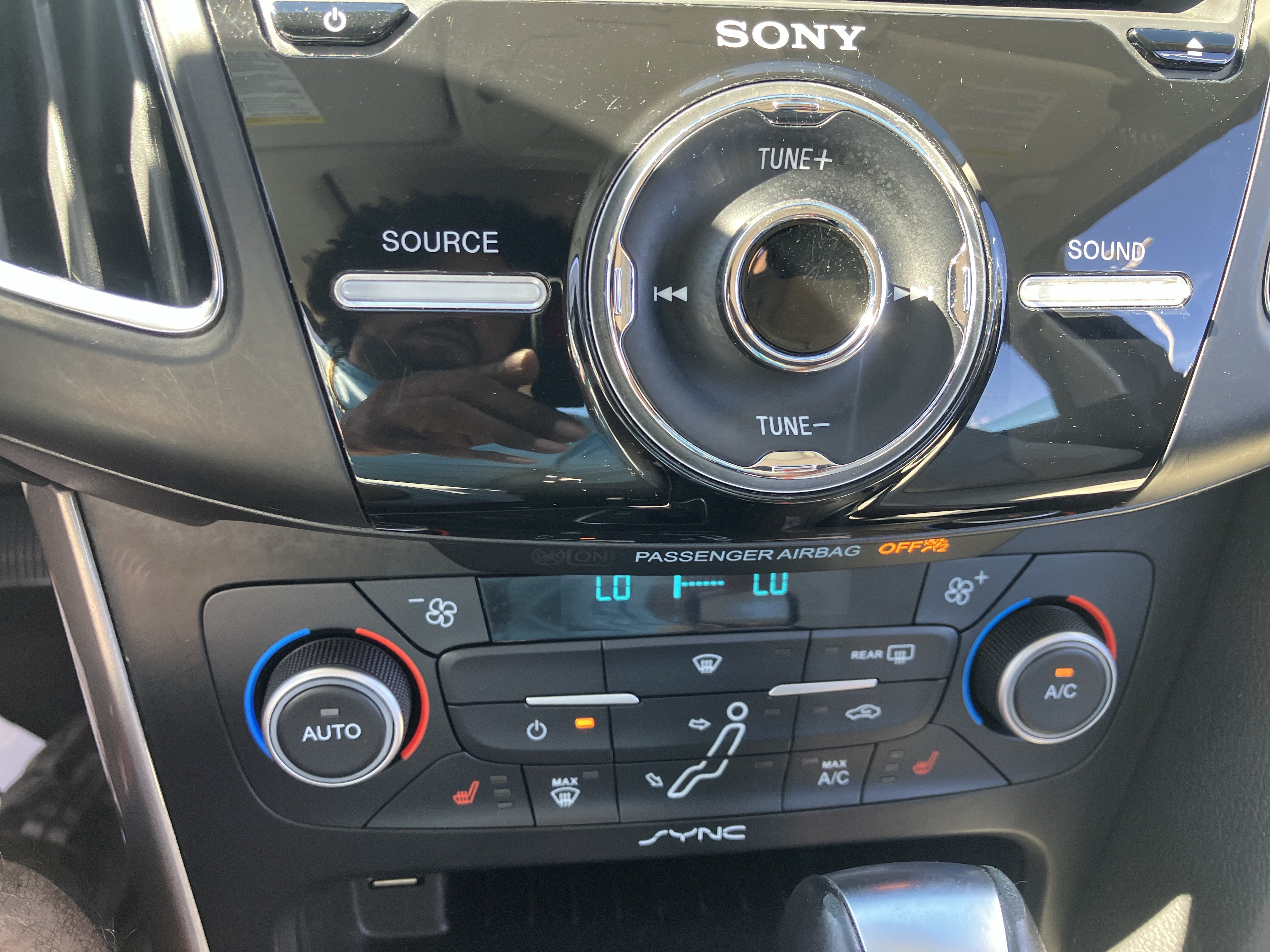 Used 2018 Ford Focus Titanium FWD image 27