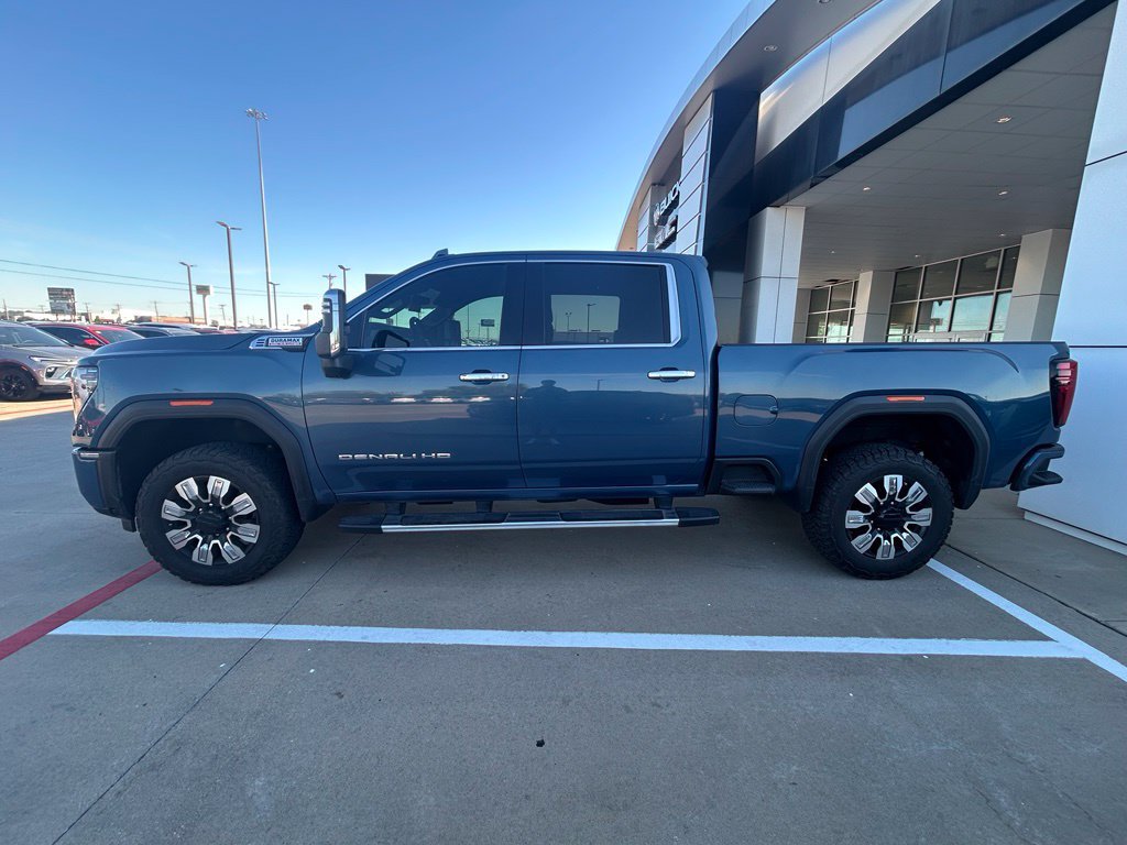 Used 2025 GMC Sierra 2500 Denali w/ Denali Reserve Package AWD/4WD image 2