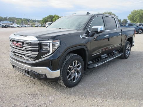 New 2026 GMC Sierra 1500 SLT w/ SLT Premium Plus Package image 11