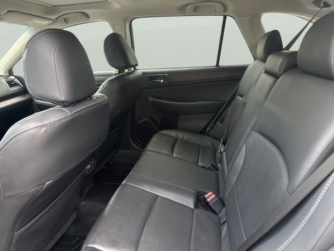 Used 2018 Subaru Outback 3.6R Limited image 11