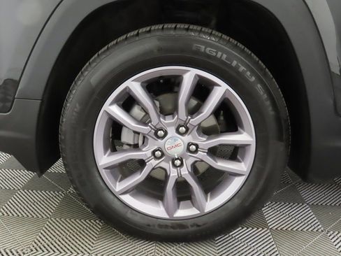 Used 2023 GMC Terrain SLT image 28