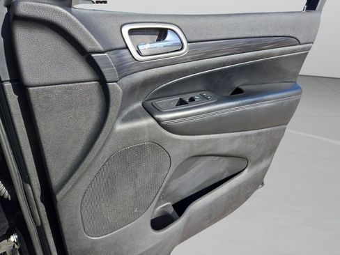 Used 2019 Jeep Grand Cherokee Altitude image 30