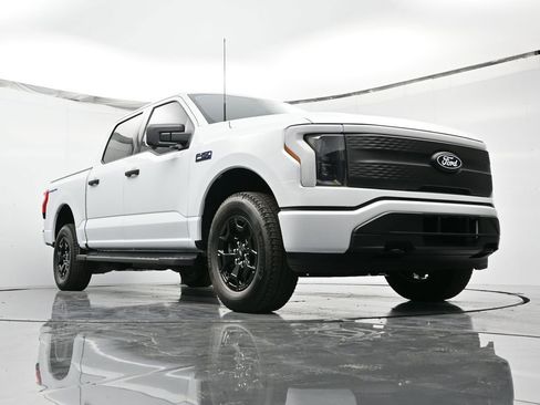 New 2025 Ford F150 Lightning XLT AWD/4WD image 41