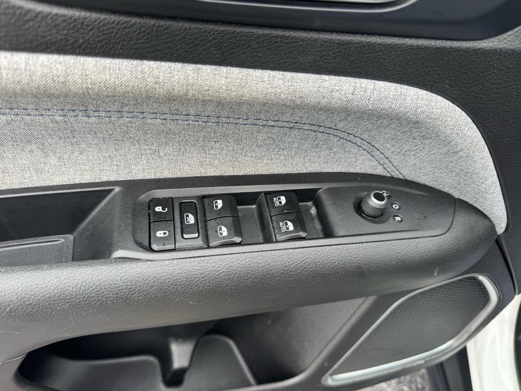 Used 2024 Jeep Compass Latitude AWD/4WD image 12