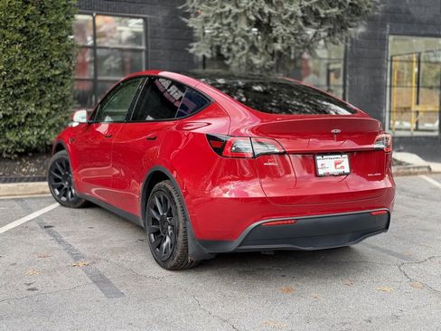 Used 2021 Tesla Model Y Long Range image 17