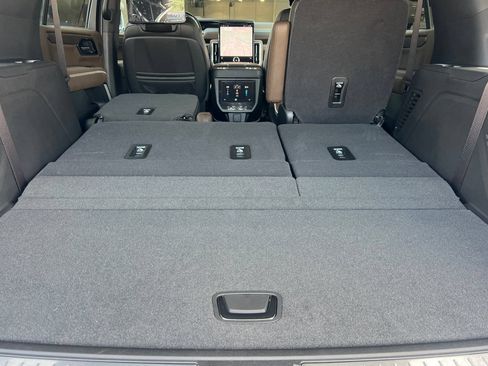New 2026 GMC Yukon Denali Ultimate AWD/4WD image 14