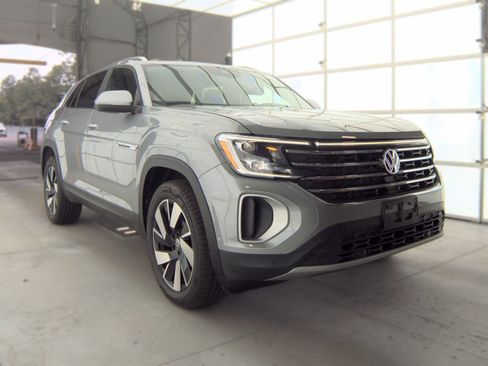 Used 2026 Volkswagen Atlas Cross Sport SE AWD/4WD image 4