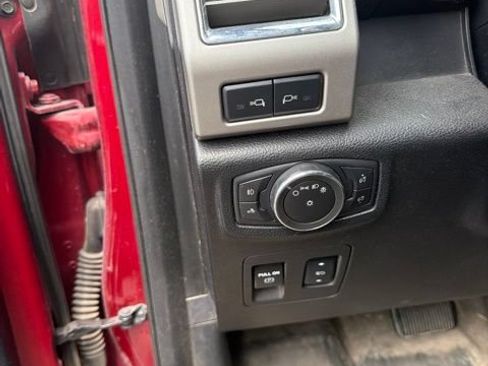 Used 2015 Ford F150 Lariat w/ Equipment Group 501A Mid AWD/4WD image 14