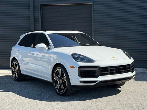 Certified 2019 Porsche Cayenne Turbo image 24