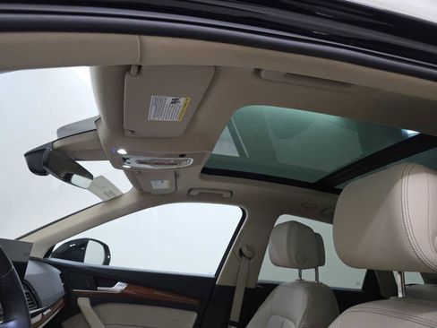 Used 2023 Audi Q5 2.0T Premium w/ Convenience Package image 17