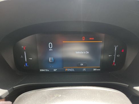 Used 2025 Ford Escape ST-Line AWD/4WD image 2
