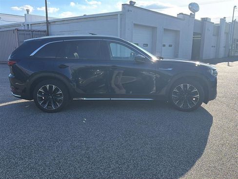 Used 2024 MAZDA CX-90 Plug-In Hybrid w/ Premium Plus AWD/4WD image 6