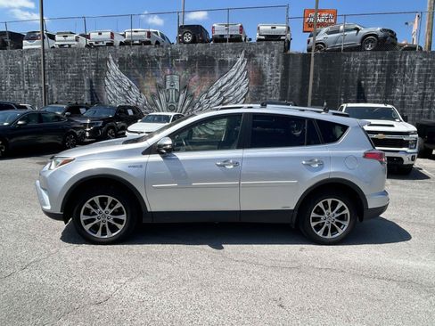 Used 2016 Toyota RAV4 Limited AWD/4WD image 4