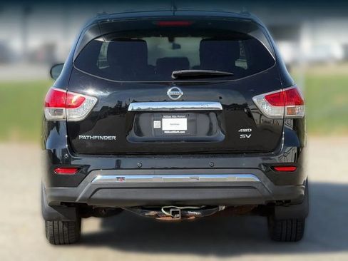 Used 2013 Nissan Pathfinder SV AWD/4WD image 4