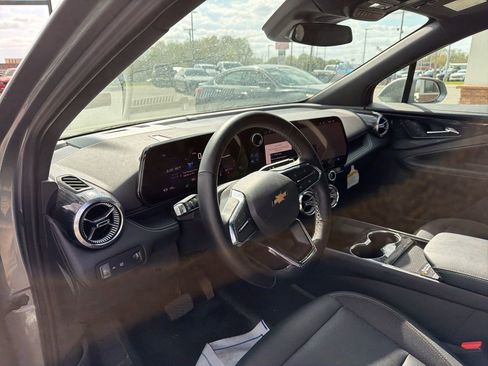 Used 2025 Chevrolet Blazer EV LT image 3