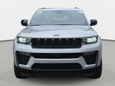 New 2026 Jeep Grand Cherokee Limited w/ Limited Altitude Package AWD/4WD image 2