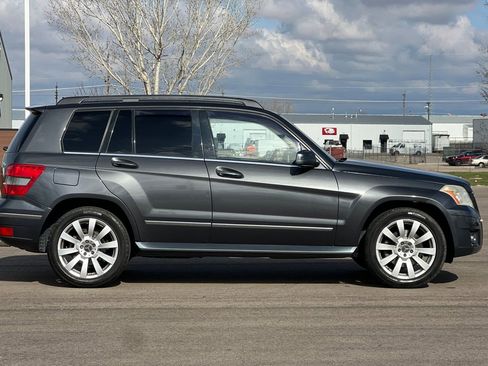 Used 2010 Mercedes-Benz GLK 350 4MATIC image 3