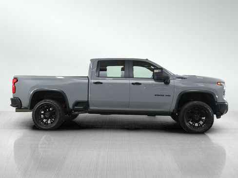Used 2025 Chevrolet Silverado 2500 ZR2 w/ Technology Package AWD/4WD image 7
