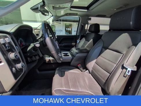 Used 2019 GMC Sierra 2500 Denali w/ Duramax Plus Package AWD/4WD image 17