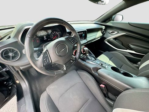 Used 2017 Chevrolet Camaro SS image 9