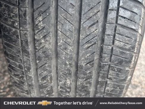 Used 2025 Chevrolet Trax RS w/ Sunroof Package image 29