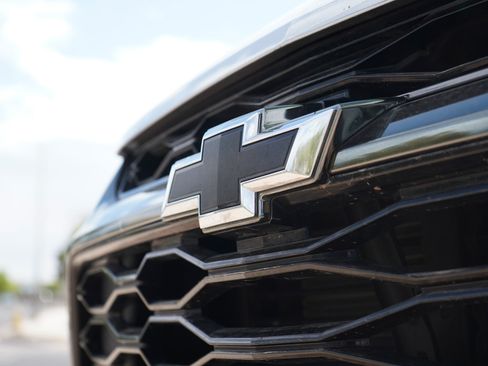 Used 2021 Chevrolet Blazer RS w/ Enhanced Convenience Package AWD/4WD image 2
