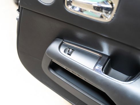 Used 2020 Rolls-Royce Dawn image 70