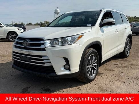 Used 2018 Toyota Highlander XLE AWD/4WD image 1