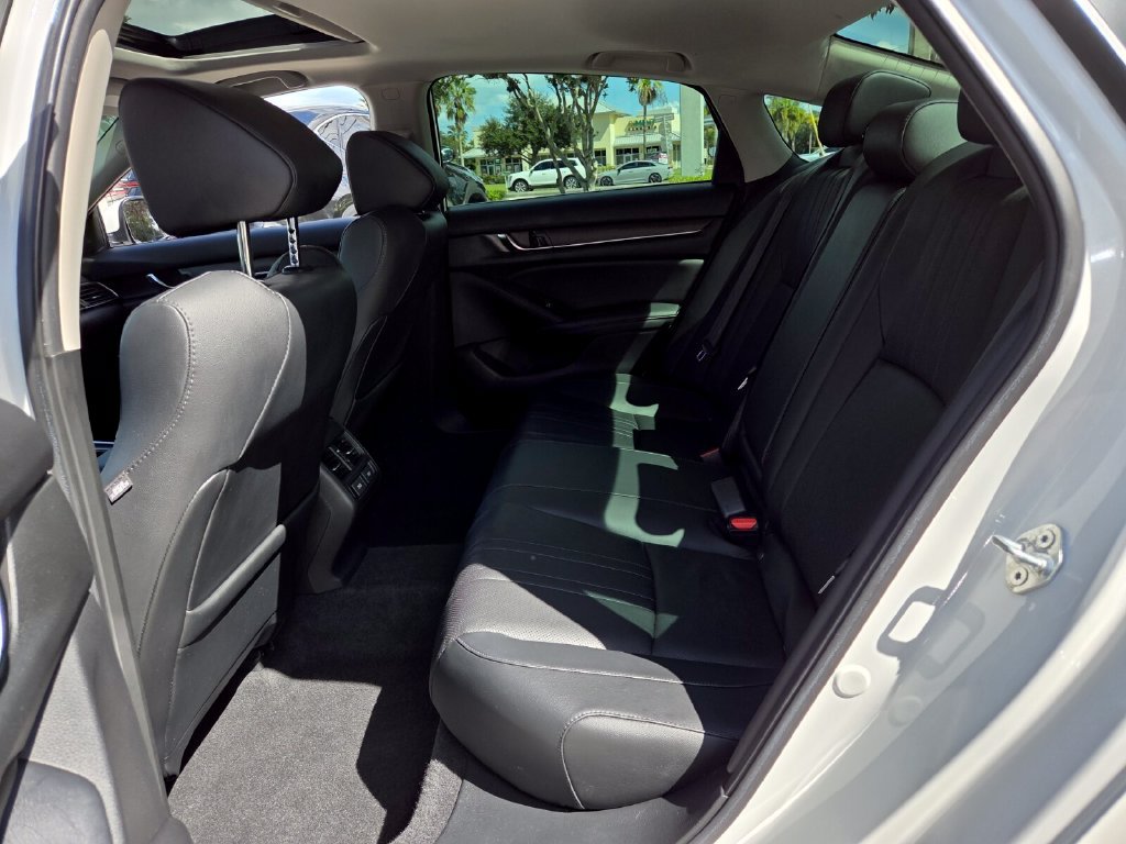 Used 2021 Honda Accord EX-L image 11