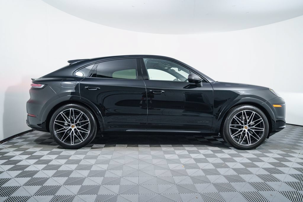 Certified 2026 Porsche Cayenne GTS AWD/4WD image 8