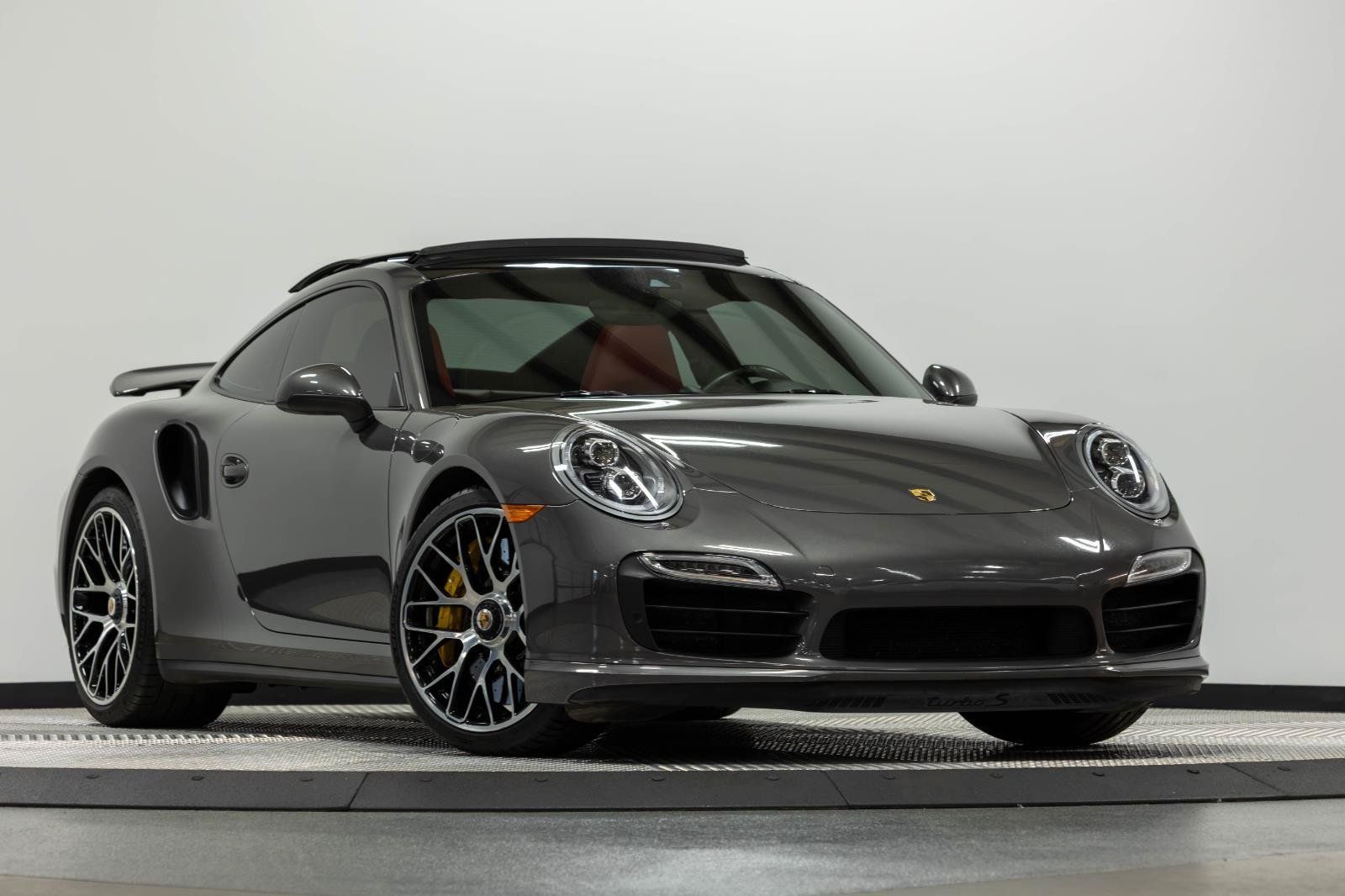 Used 2015 Porsche 911 Turbo S AWD/4WD image 28
