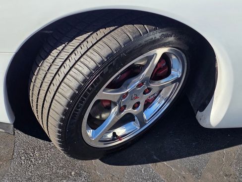 Used 2004 Chevrolet Corvette Coupe w/ Preferred Equipment Group image 15