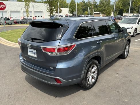 Used 2015 Toyota Highlander XLE FWD image 10